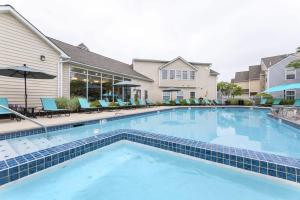Apartments in Limerick, Pennsylvania - Swimming Pool and Patio
