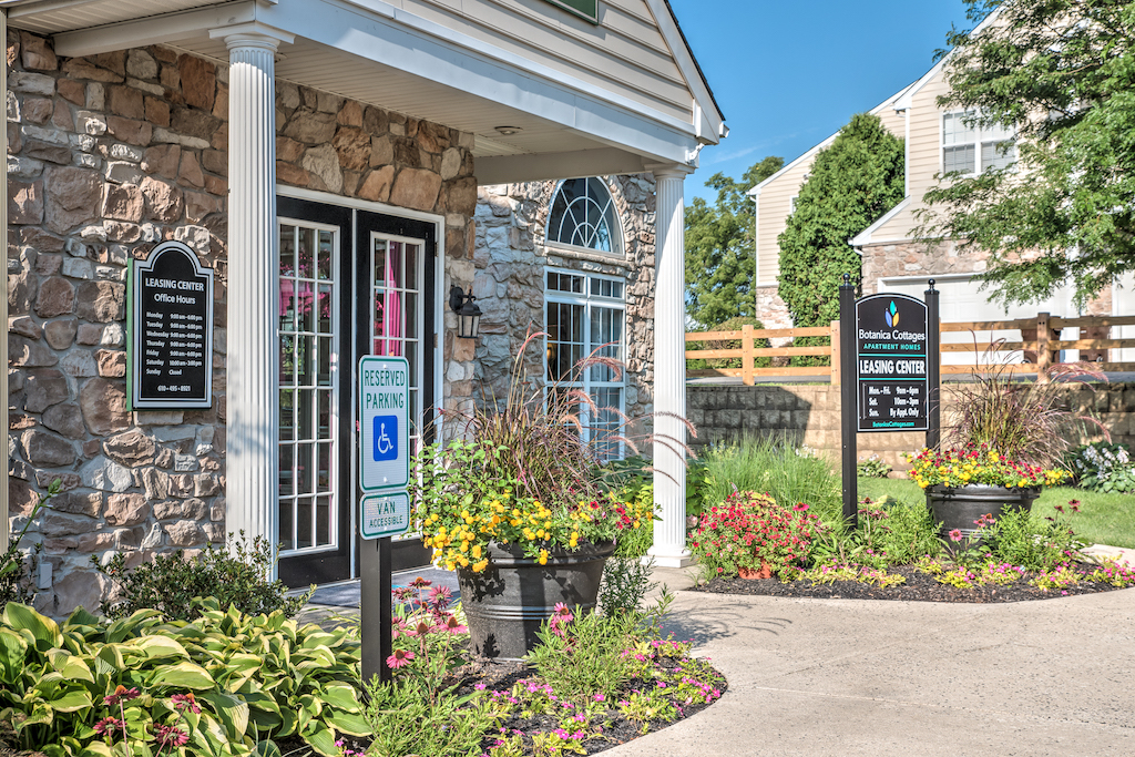 Botanica Cottages Apartments In Limerick Limerick Pa Apartments